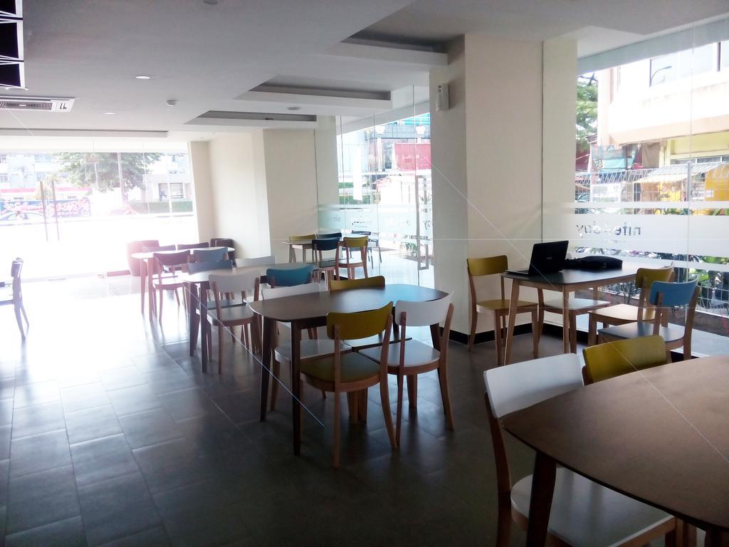 Nite And Day Batam Jodoh Square Hotel Exterior photo