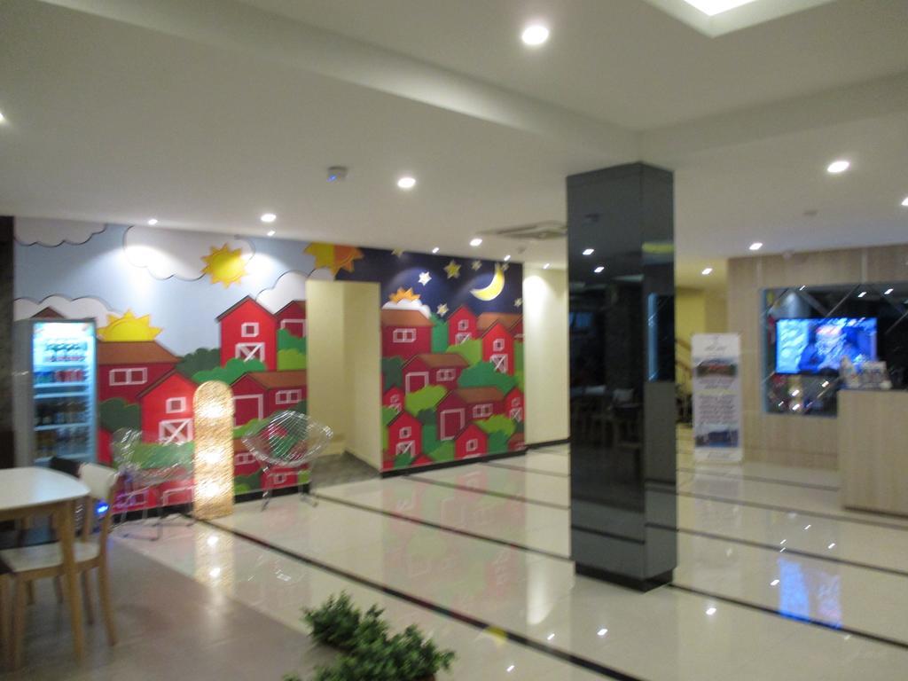 Nite And Day Batam Jodoh Square Hotel Exterior photo