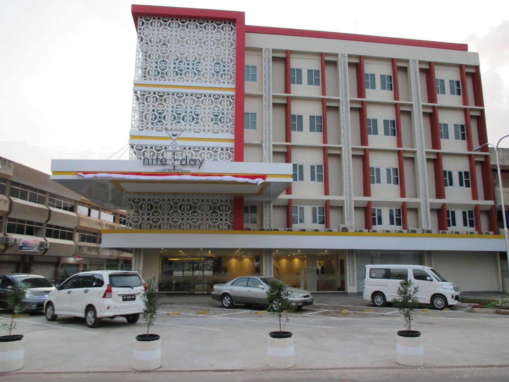 Nite And Day Batam Jodoh Square Hotel Exterior photo